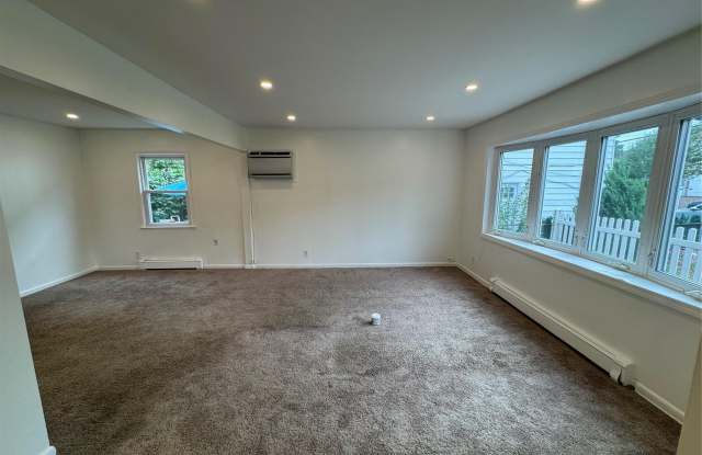 25401 Pembroke Avenue Gallery 2