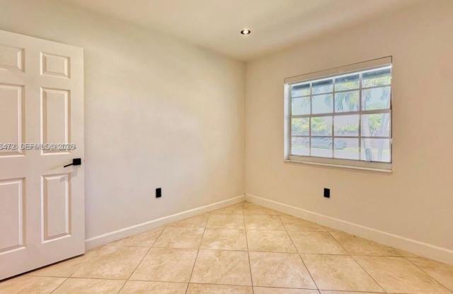 21020 NE 18th Ct photos photos