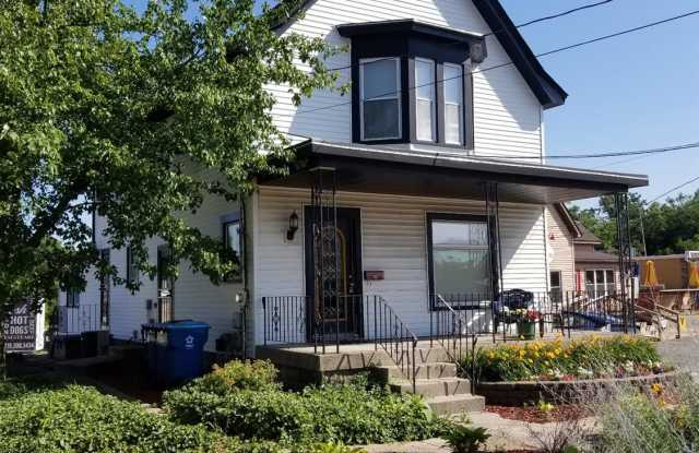 116 W Commercial Avenue Gallery 4