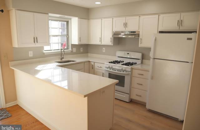 9067 PICKWICK VILLAGE TERRACE Gallery 3