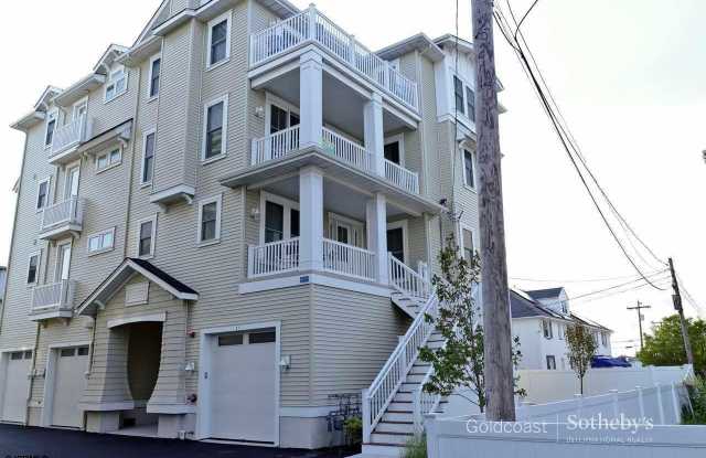 701 E 8th Street - 701 East 8th Street, Ocean City, NJ 08226