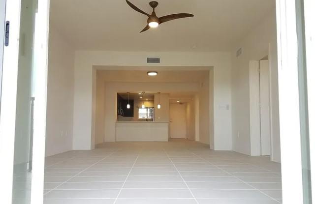 Modern Touches. Pets Negotiable. photos photos