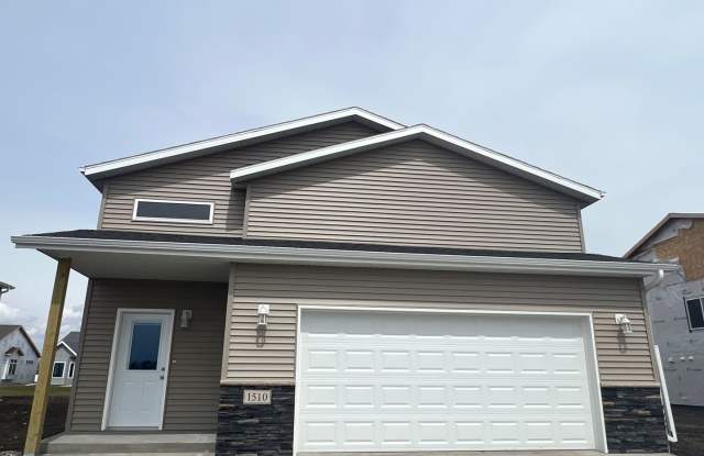 1510 Keystone Cir NE - 1510 KEYSTONE CIR NE, Dilworth, MN 56529