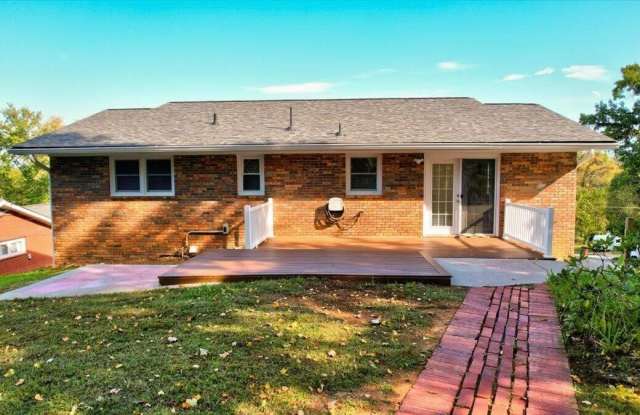 1001 Ridgefield Circle Gallery 3