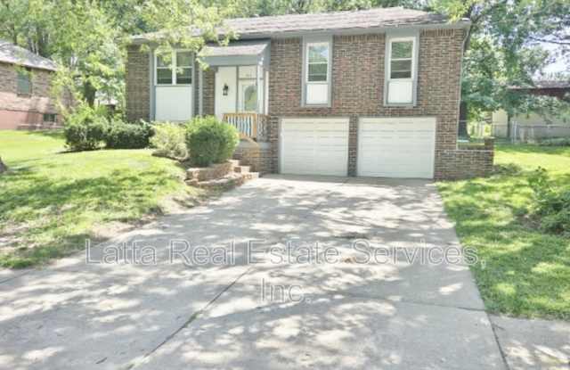904 NW Canterbury Rd photos photos