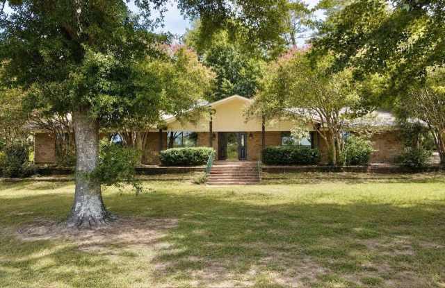 5166 I-30 Service Road Gallery 1