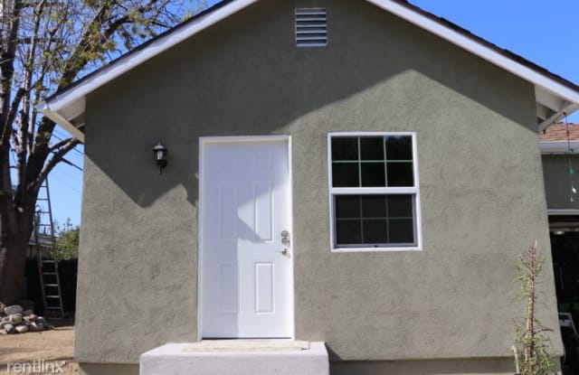 7653 N Claybeck Ave - 7653 Claybeck Avenue, Los Angeles, CA 91352
