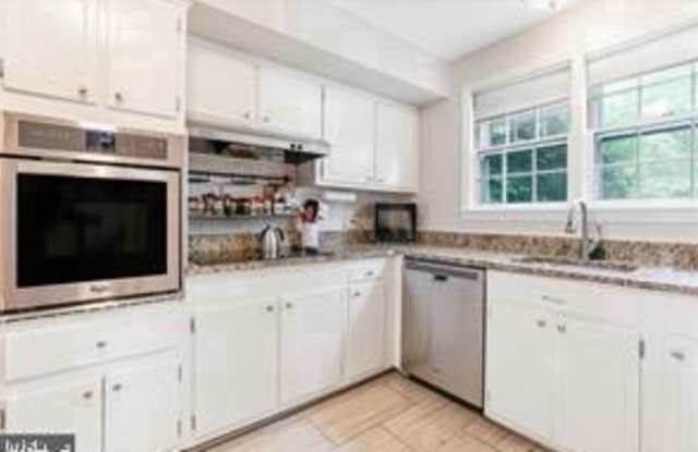 6030 HARDWICK Place Gallery 2