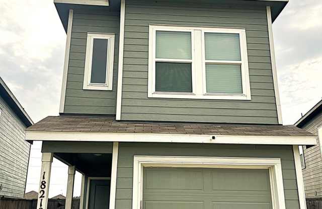 4 Bedroom Home Conveniently Located New Caney House in Tavola Gallery 1
