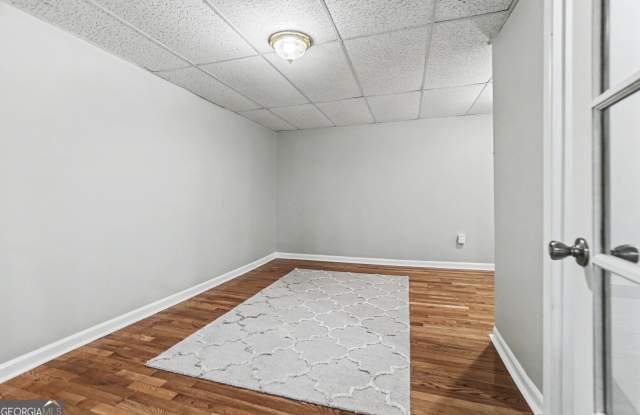 3084 Green Valley Drive Gallery 4