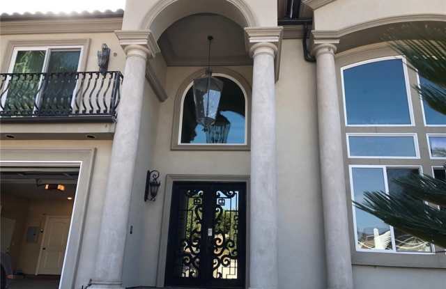 25231 De Salle Street Gallery 4