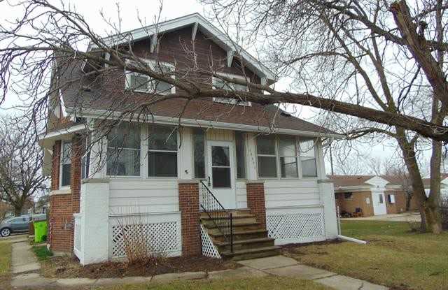 15350 E Ten Mile Unit 2 - 15350 East 10 Mile Road, Eastpointe, MI 48021