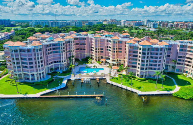 300 SE 5th Avenue photos photos