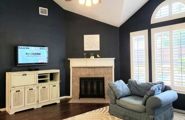 421 Lakehurst Drive Gallery 2