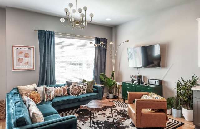 FULLY FURNISHED CAN BE NEGOTIATED!! Gallery 4
