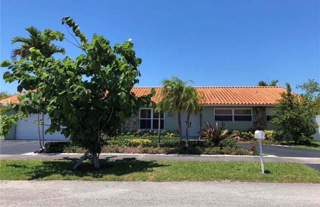 9731 SW 4th St - 9731 Southwest 4th Street, Fountainebleau, FL 33174