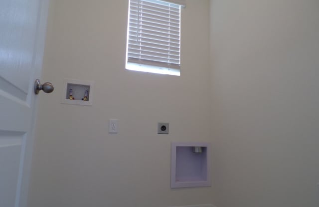 3-Bedroom, 2-Bath Home in Villamar!! Gallery 4
