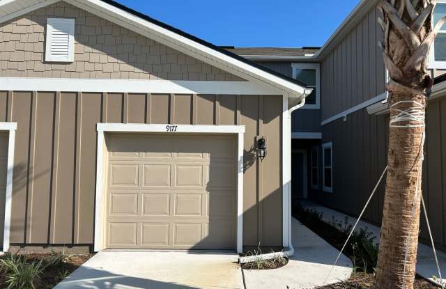 2/2.5 Townhome off Baymeadows! ALDEN LANDING Gallery 3