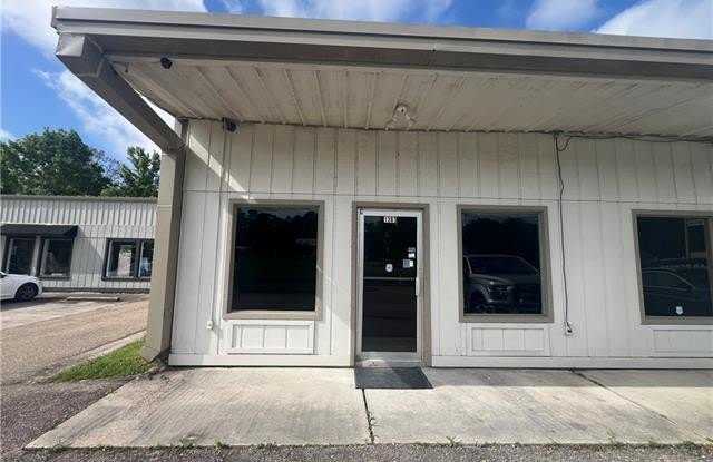 1365 HIGHWAY 190 W photos photos