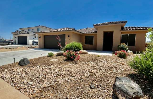 Beautiful Pet-Friendly 4-BR Home in Hurricane photos photos