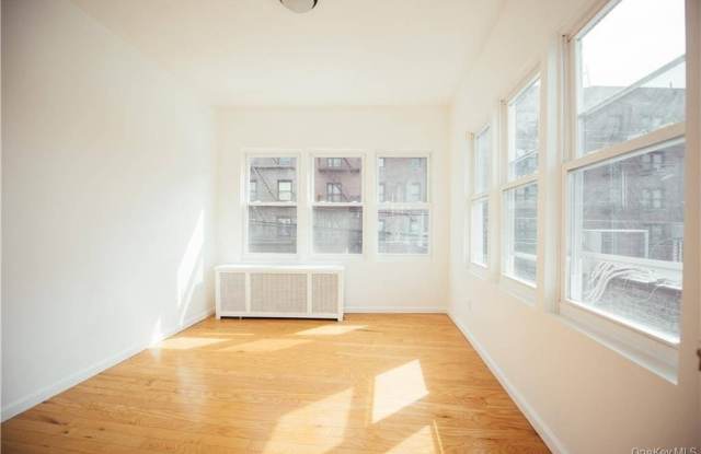1443 Beach Ave Gallery 2