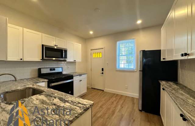 3 Bedroom or 2 Bedroom with Den featuring Fenced Yard and Updated Kitchen photos photos 3 Bedroom or 2 Bedroom with Den featuring Fenced Yard and Updated Kitchen photos photos