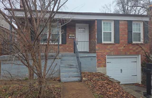 Large private home in Brentwood photos photos