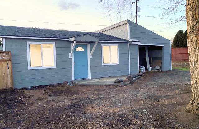 1304 1/2 S 42nd Ave photos photos
