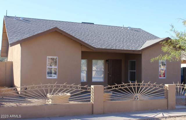 1411 E SAINT CATHERINE Avenue - 1411 East Saint Catherine Avenue, Phoenix, AZ 85042