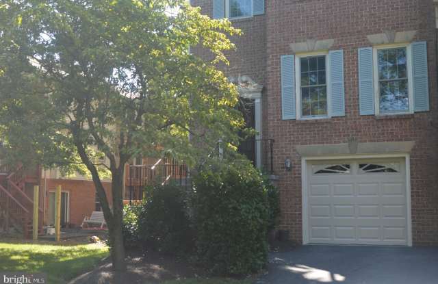 11 TAVESHIRE COURT - 11 Taveshire Court, Potomac, MD 20817