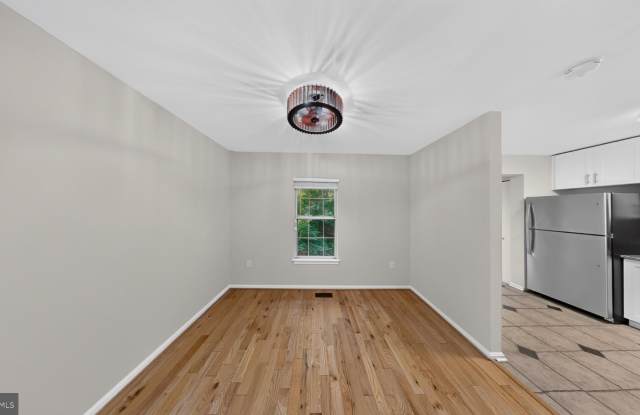 11902 CRIMSON Lane Gallery 3