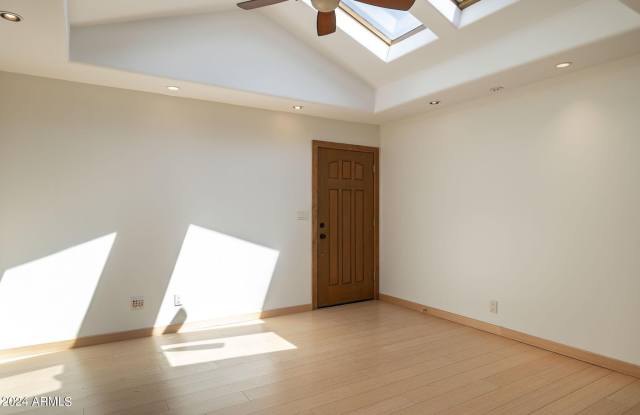 8643 E Sandalwood Drive Gallery 4