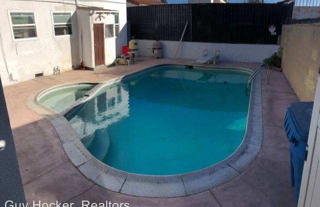 7039 Mission Pl Gallery 4