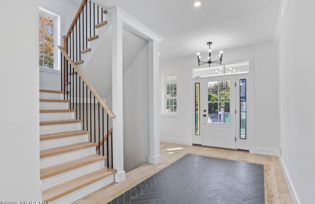 169 Chelsea Avenue Gallery 2