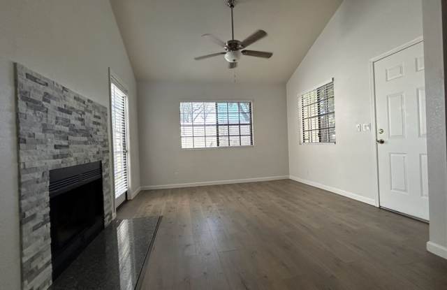 2 Bedroom, 2 Bath, 1 Car Garage - Springdale Condo Gallery 1
