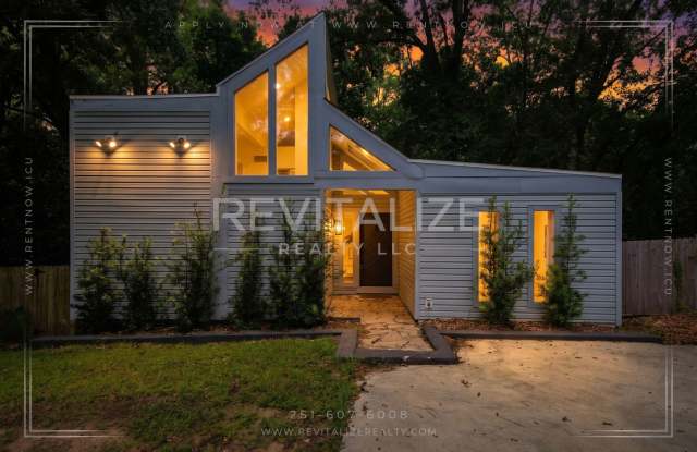 Knollwood Drive Gem- Home with Skylights, Fireplace & Open Floor Plan photos photos