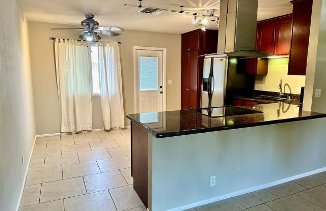 Discover this Charming 2-Bedroom - Tempe - Close to Mill Ave photos photos