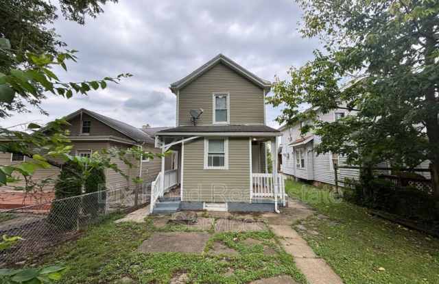 411 Millikin Street Gallery 4