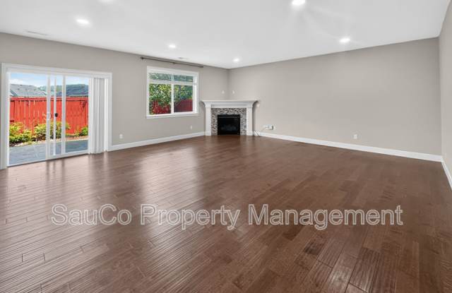 17179 Northwest Trillium Street Gallery 2