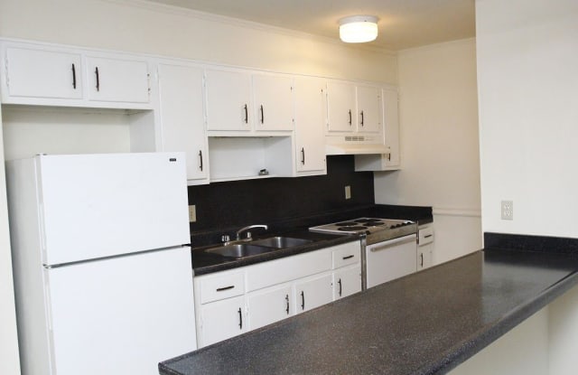 University Garden Apartment Homes Gallery 2