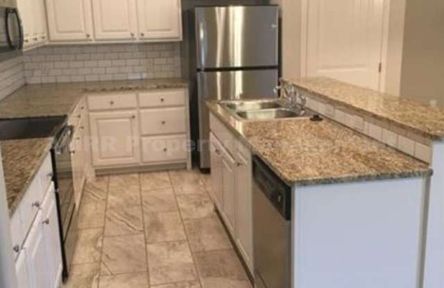 Spacious & Modern 2-Bedroom Townhome Gallery 4