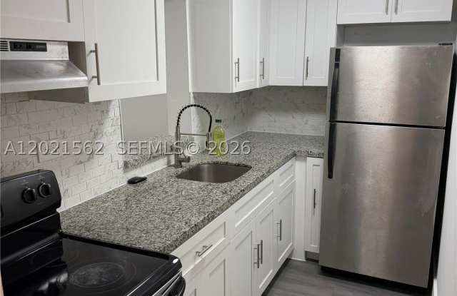 1740 NW N River Dr photos photos