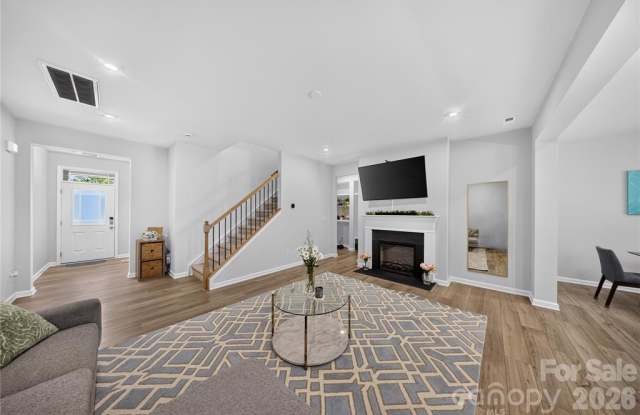 14938 Tamarack Drive Gallery 2