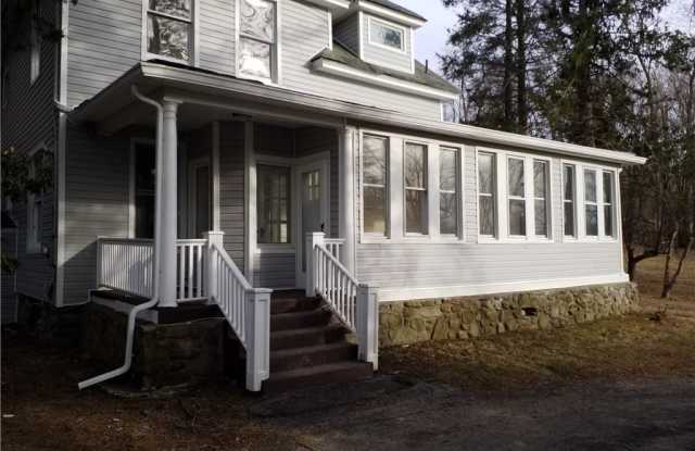 355 Ridge Road Gallery 2