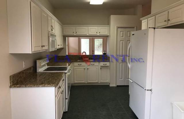 Application Pending/DO NOT APPLY  3/2/2 in Winter Springs gated community Gallery 4