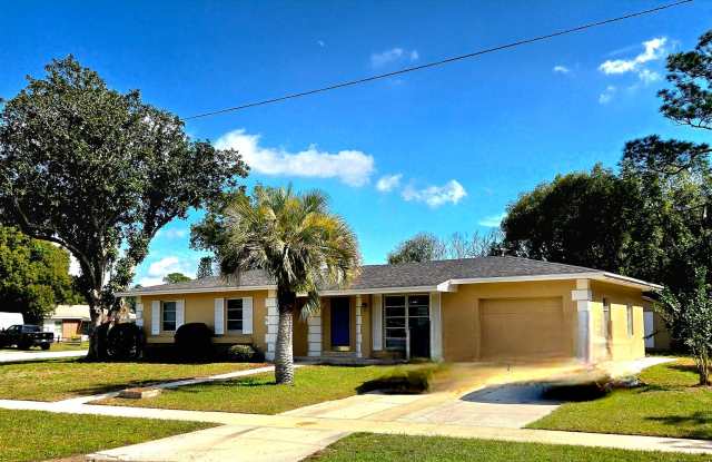 Charming Corner Lot Home in Deland- Near Timber Crest Elementary - 1585 Providence Boulevard, Deltona, FL 32725 Charming Corner Lot Home in Deland- Near Timber Crest Elementary - 1585 Providence Boulevard, Deltona, FL 32725