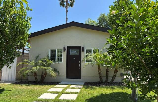 22326 Gilmore Street photos photos