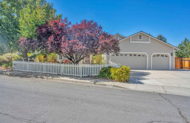 MODERN RENO HOME WITH EASY UNR & DOWNTOWN ACCESS Gallery 1