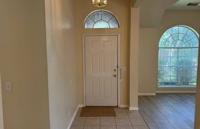 Welcome home to 2520 Crested Heights! Gallery 3