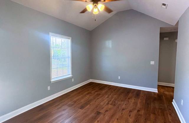 Brand New 3 Bed, 2 Bath Home! Hardwood floors Stainless Steel Appliances - 326 East Baker Street, Pickens, SC 29671 Brand New 3 Bed, 2 Bath Home! Hardwood floors Stainless Steel Appliances - 326 East Baker Street, Pickens, SC 29671